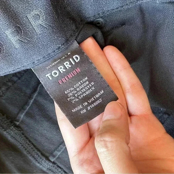 Torrid Bombshell Skinny Premium Stretch High-Rise Jean, Black, Size 18R - Picture 11 of 16